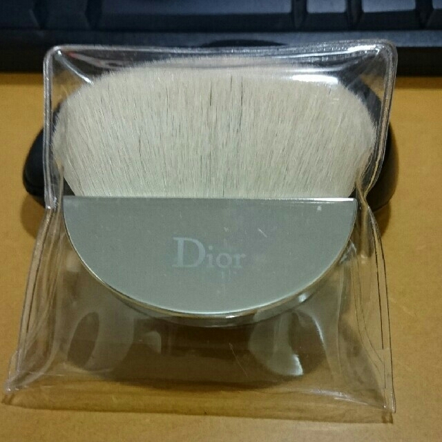Dior(ディオール)のDiorのフェイスブラシ コスメ/美容のベースメイク/化粧品(フェイスパウダー)の商品写真