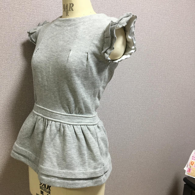 lilLilly(リルリリー)のペプラム フリル lilLilly トップス レディースのトップス(Tシャツ(半袖/袖なし))の商品写真