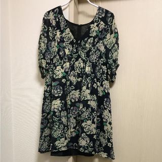 ジルスチュアート(JILLSTUART)の美品 花柄 ジルスチュアート ワンピース ブラック シルク シフォン ベージュ(ひざ丈ワンピース)