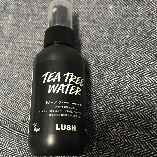 LUSH(ラッシュ)のLUSH ティーツリーウォーター コスメ/美容のスキンケア/基礎化粧品(化粧水/ローション)の商品写真