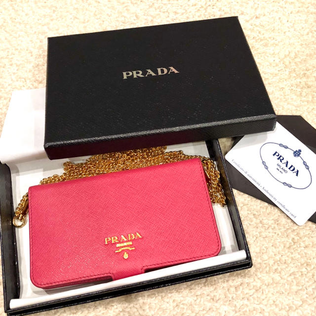 《美品》PRADA プラダ iPhoneカバー 6/6sピンクスマホ/家電/カメラ