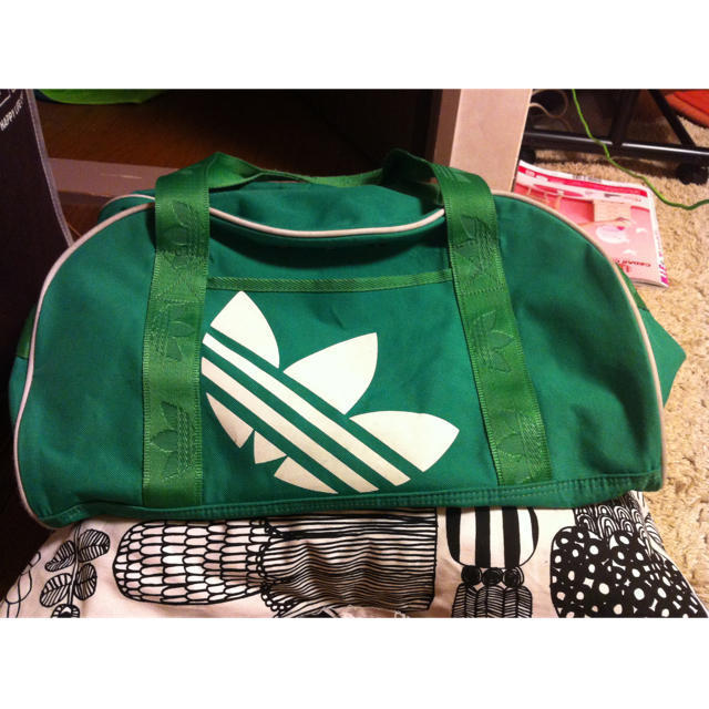 [激レア]ビンテージadidasボストンバッグ　グリーン　　旅行 adidas ボストンバッグ 緑 - メルカリ