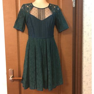 ビーシービージーマックスアズリア(BCBGMAXAZRIA)のワンピース☆背中開き BCBG(ひざ丈ワンピース)