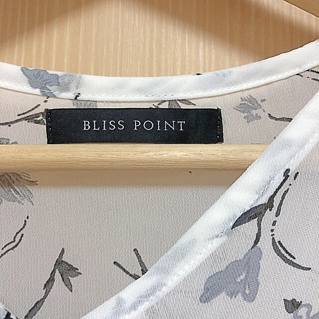 BLISS POINT(ブリスポイント)のBLISS POINT 花柄 ガウンワンピース レディースのワンピース(ロングワンピース/マキシワンピース)の商品写真