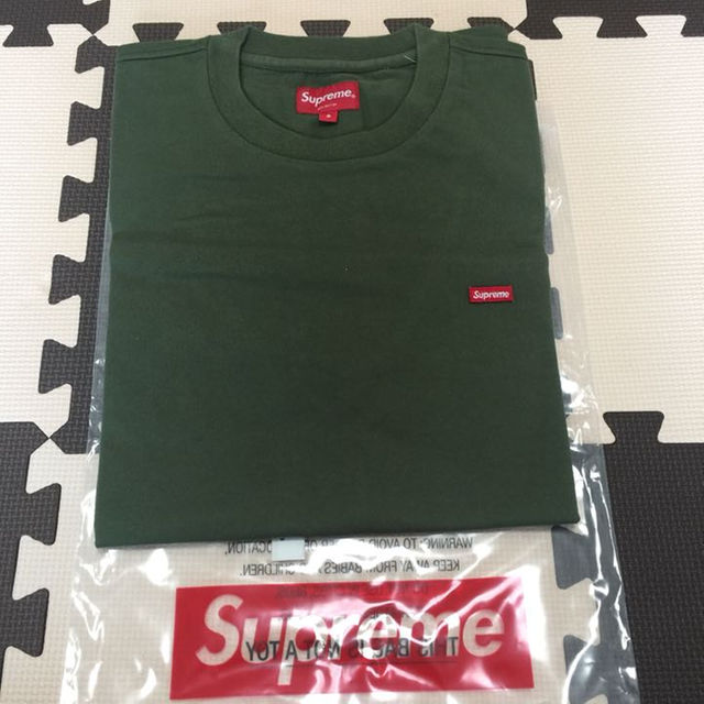 Supreme(シュプリーム)のsupreme box シュプリームミニボックスロゴＴシャツ S メンズのトップス(その他)の商品写真