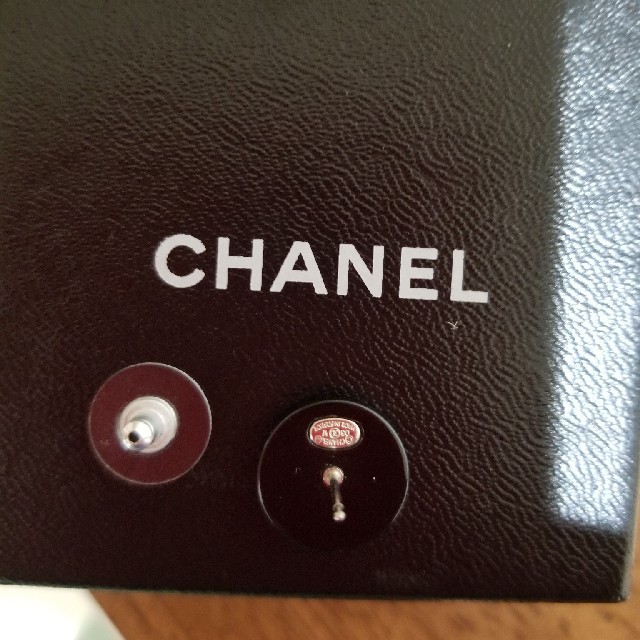 CHANEL(シャネル)のCHANEL　片方のみピアス レディースのアクセサリー(ピアス)の商品写真