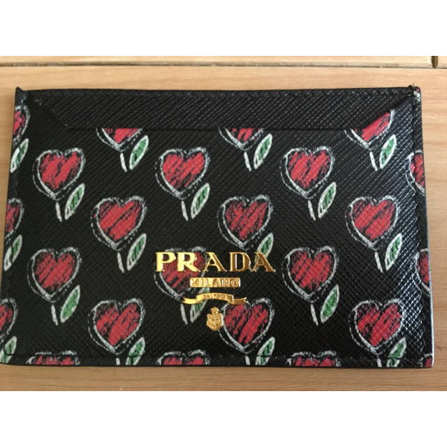 PRADA(プラダ)のプラダ カードケース 新品未使用 レディースのファッション小物(名刺入れ/定期入れ)の商品写真