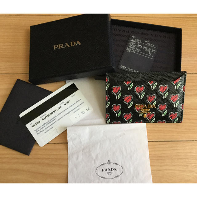 PRADA(プラダ)のプラダ カードケース 新品未使用 レディースのファッション小物(名刺入れ/定期入れ)の商品写真