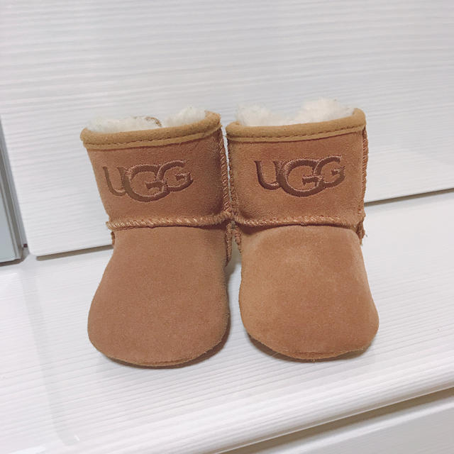 UGG(アグ)のUGG♡ベビー キッズ/ベビー/マタニティのベビー靴/シューズ(~14cm)(ブーツ)の商品写真