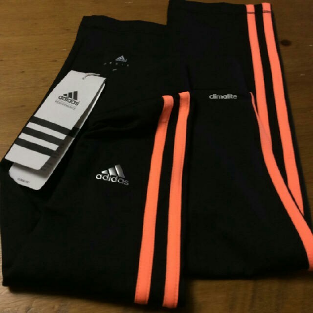 adidas(アディダス)のSASA0616様専用♥新品　adidas パンツ140 キッズ/ベビー/マタニティのキッズ服男の子用(90cm~)(パンツ/スパッツ)の商品写真