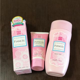 フィアンセ(FIANCEE)の専用☆☆です(香水(女性用))