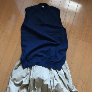 ユニクロ(UNIQLO)のごろ様専用★UNIQLO＊ネイビー＊ノースリーブ＊セーター(タンクトップ)