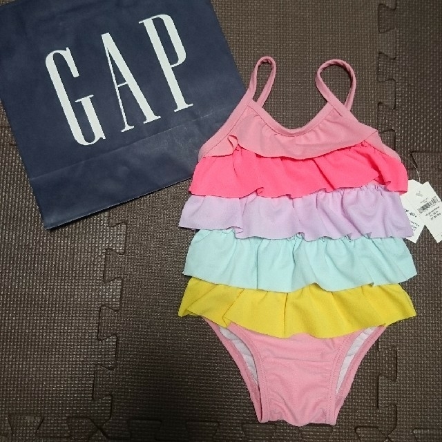 babyGAP(ベビーギャップ)の【新品】ベビーギャップ 水着 レインボーカラー 90サイズ キッズ/ベビー/マタニティのキッズ服女の子用(90cm~)(水着)の商品写真