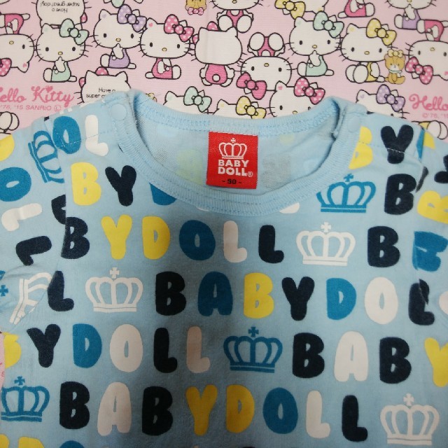 BABYDOLL(ベビードール)のBABYDOLL ベビードール ロゴ 柄 ロンパース 水色 90 キッズ/ベビー/マタニティのベビー服(~85cm)(ロンパース)の商品写真