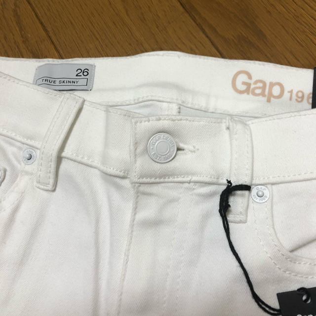 GAP(ギャップ)の未使用 新品！GAP スキニーデニム レディースのパンツ(スキニーパンツ)の商品写真