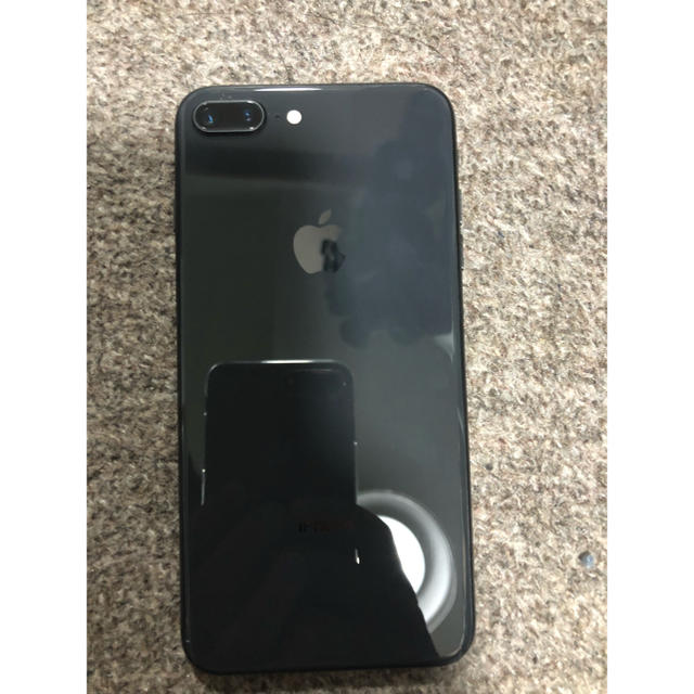 Apple(アップル)のiPhone 8 Plus SpaceGray 64GB SIMフリー［美品］ スマホ/家電/カメラのスマートフォン/携帯電話(スマートフォン本体)の商品写真