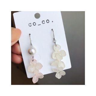 本物 紫陽花とコットンパールのピアス♡ ハンドメイド(ピアス)