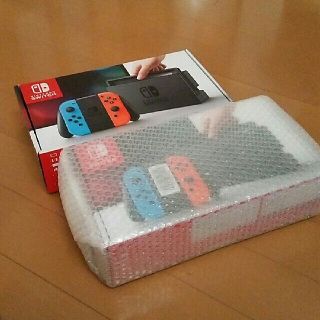 ニンテンドースイッチ(Nintendo Switch)の新品 Nintendo Switch ネオンブルー/ネオンレッド ２台あり(家庭用ゲーム機本体)