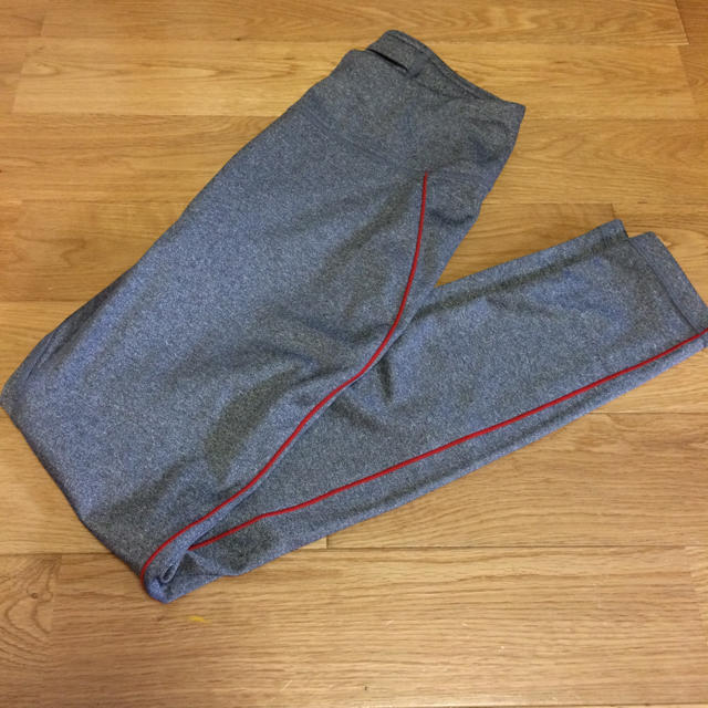 UNIQLO(ユニクロ)の新品未使用 ユニクロ レギンス レディースのレッグウェア(レギンス/スパッツ)の商品写真