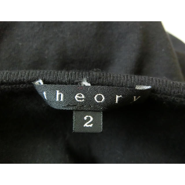 theory(セオリー)のエサリ様専用  セオリー　黒でニット風のシンプルな半袖Ｔシャツ2 レディースのトップス(Tシャツ(半袖/袖なし))の商品写真