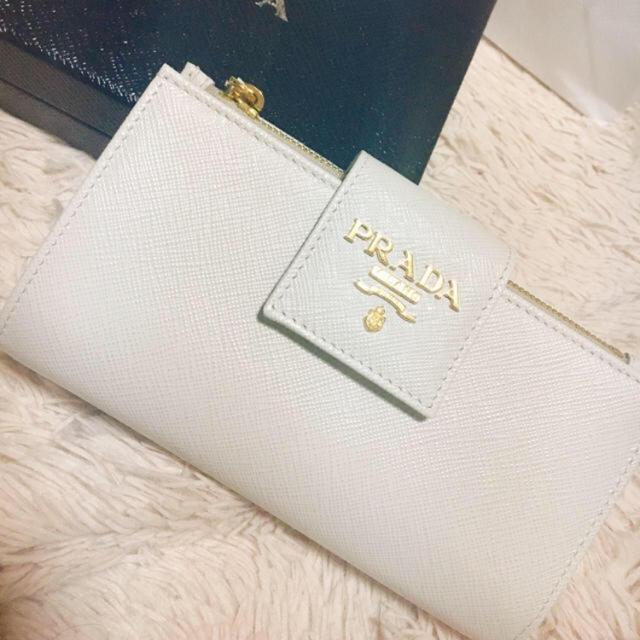 PRADA(プラダ)のPRADA 財布 レディースのファッション小物(財布)の商品写真