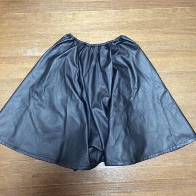 i(アイ)のiギャザーレザースカート レディースのスカート(ひざ丈スカート)の商品写真