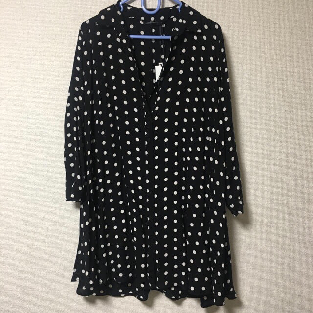 ZARA(ザラ)のZARA  新品タグ付き  水玉  ドット ワンピース レディースのワンピース(ひざ丈ワンピース)の商品写真