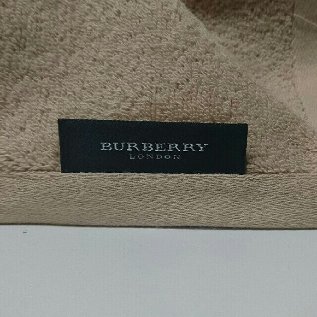 BURBERRY(バーバリー)のBURBERRY  バスタオル インテリア/住まい/日用品の日用品/生活雑貨/旅行(タオル/バス用品)の商品写真