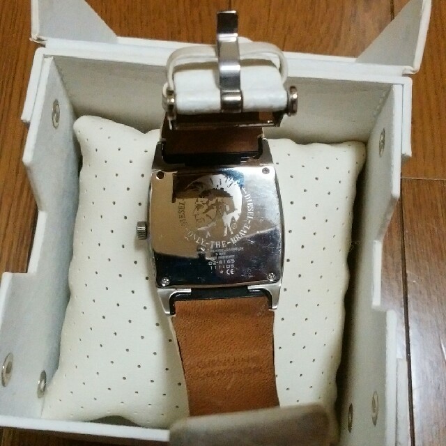 DIESEL(ディーゼル)の専用ページですDIESEL  ホワイト腕時計 レディースのファッション小物(腕時計)の商品写真