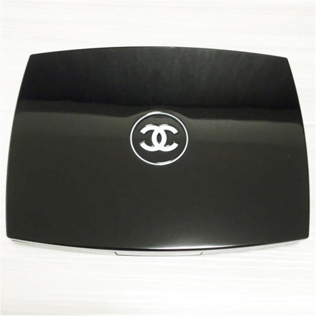 CHANEL トラベルメイクパレット 1