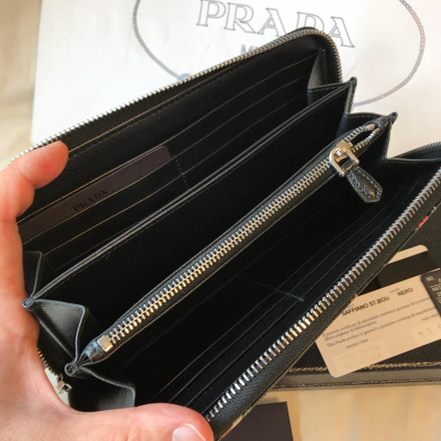 PRADA(プラダ)の専用 プラダ 未使用  花柄  ラウンドファスナー長財布 1ML506 NERO レディースのファッション小物(財布)の商品写真