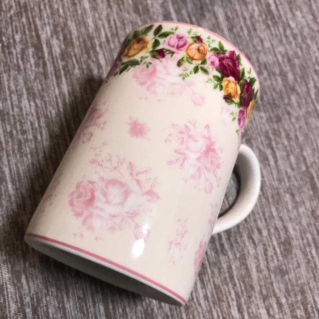 ROYAL ALBERT(ロイヤルアルバート)のロイヤルアルバート マグカップ 食器 カトラリー  インテリア/住まい/日用品のキッチン/食器(グラス/カップ)の商品写真