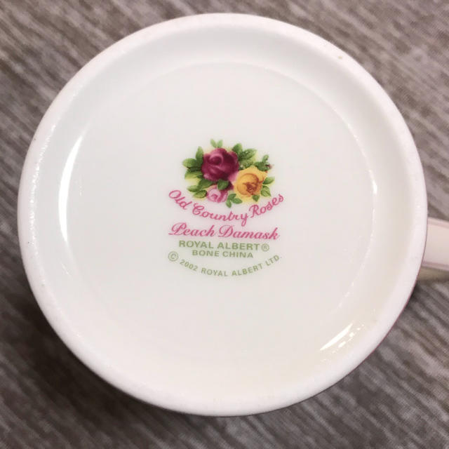 ROYAL ALBERT(ロイヤルアルバート)のロイヤルアルバート マグカップ 食器 カトラリー  インテリア/住まい/日用品のキッチン/食器(グラス/カップ)の商品写真