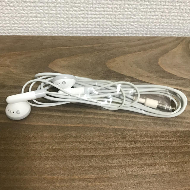 Apple(アップル)のApple イヤホン 純正品 スマホ/家電/カメラのオーディオ機器(ヘッドフォン/イヤフォン)の商品写真