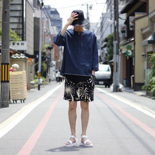 SASQUATCHfabrix.(サスクワッチファブリックス)のサスクワッチファブリックス fire works aloha shorts M メンズのパンツ(ショートパンツ)の商品写真