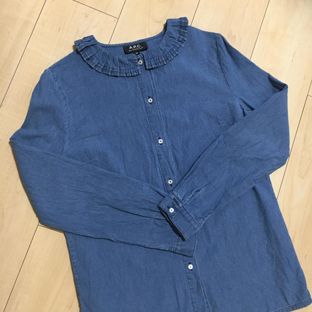 A.P.C(アーペーセー)のAPC フリル シャツ レディースのトップス(シャツ/ブラウス(長袖/七分))の商品写真