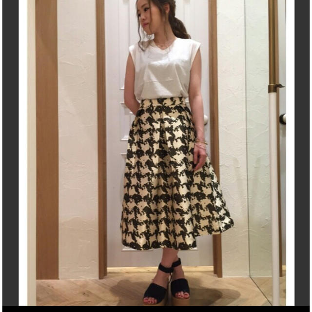 Mila Owen(ミラオーウェン)のMila Owen ミラオーウェン 変形千鳥プリントスカート レディースのスカート(ひざ丈スカート)の商品写真