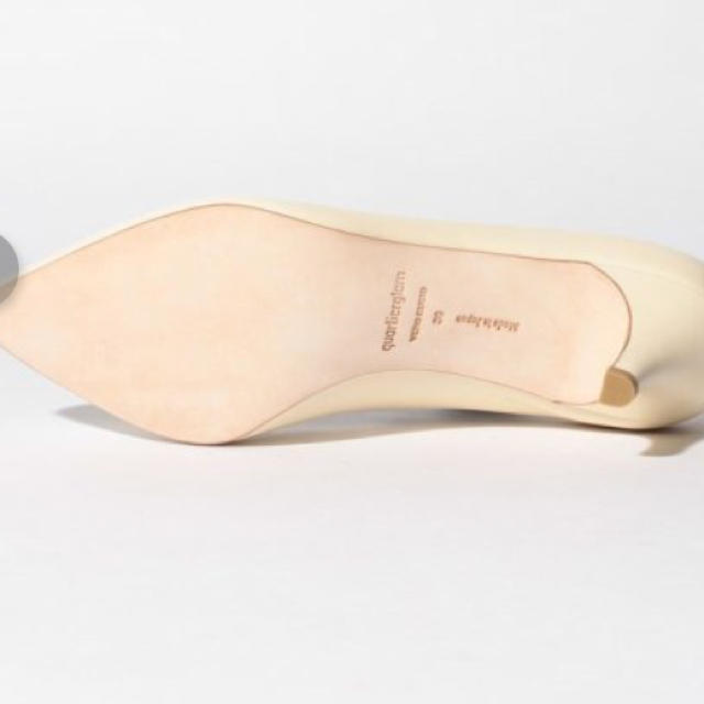 LAUTREAMONT(ロートレアモン)の新品 ロートレアモン ベージュ パンプス サイズ36.40定価33,480円特価 レディースの靴/シューズ(ハイヒール/パンプス)の商品写真