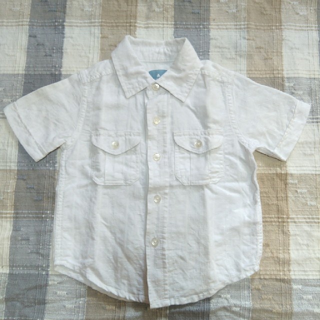 babyGAP(ベビーギャップ)のbabyGap 半袖白シャツ キッズ/ベビー/マタニティのベビー服(~85cm)(シャツ/カットソー)の商品写真