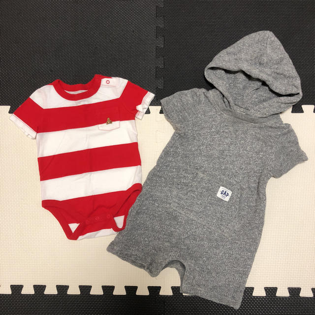 babyGAP(ベビーギャップ)のGAPベビーロンパース2枚セット✨ キッズ/ベビー/マタニティのベビー服(~85cm)(ロンパース)の商品写真