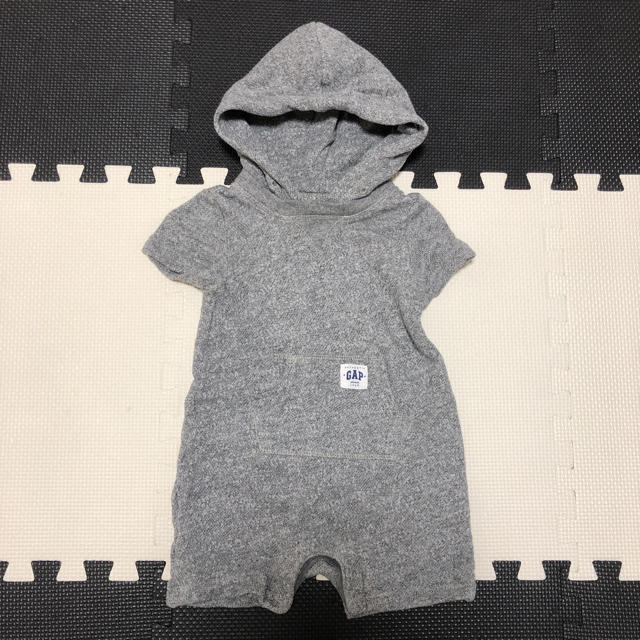 babyGAP(ベビーギャップ)のGAPベビーロンパース2枚セット✨ キッズ/ベビー/マタニティのベビー服(~85cm)(ロンパース)の商品写真