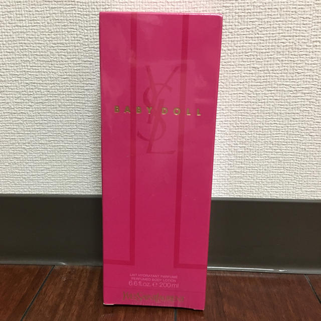 Yves Saint Laurent Beaute(イヴサンローランボーテ)のイヴ・サンローラン ベビードール  ボディーローション  200ml コスメ/美容のボディケア(ボディローション/ミルク)の商品写真