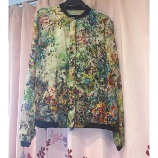 ザラ(ZARA)のザラ 花柄ブルゾン(ブルゾン)