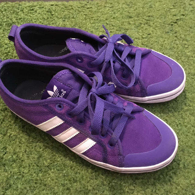 Adidas アディダス 紫 スニーカーの通販 By さーちゃん S Shop アディダスならラクマ