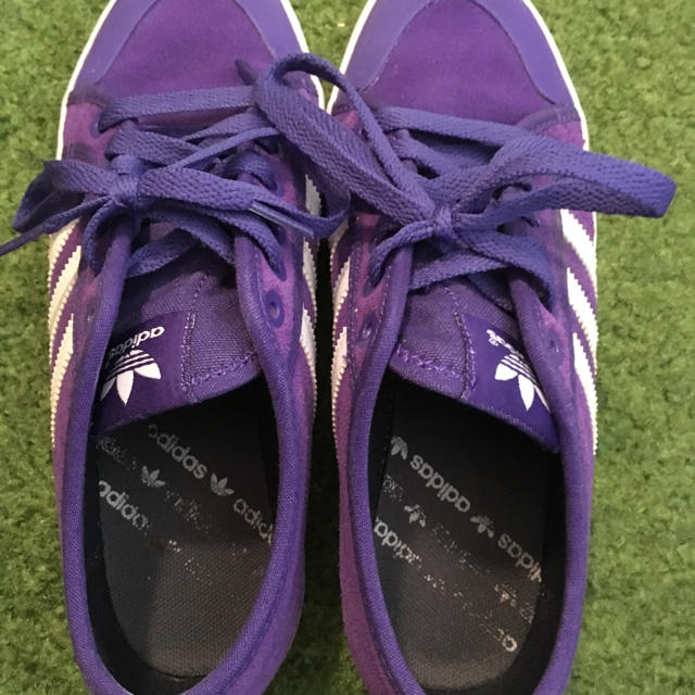 adidas(アディダス)のアディダス 紫 スニーカー レディースの靴/シューズ(スニーカー)の商品写真
