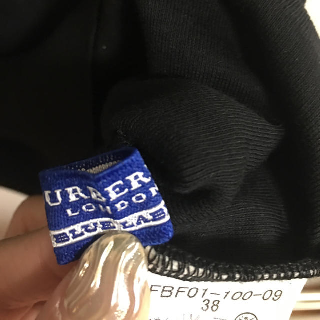 BURBERRY BLUE LABEL(バーバリーブルーレーベル)のBURBERRY BLUE LABEL 黒 袖なしトップス レディースのトップス(カットソー(半袖/袖なし))の商品写真