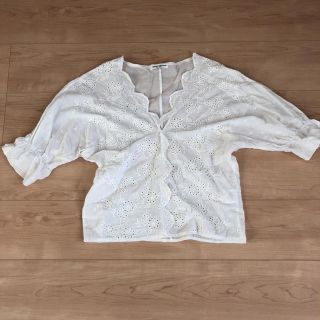 ナチュラルクチュール(natural couture)のコットン刺繍ブラウス(シャツ/ブラウス(半袖/袖なし))