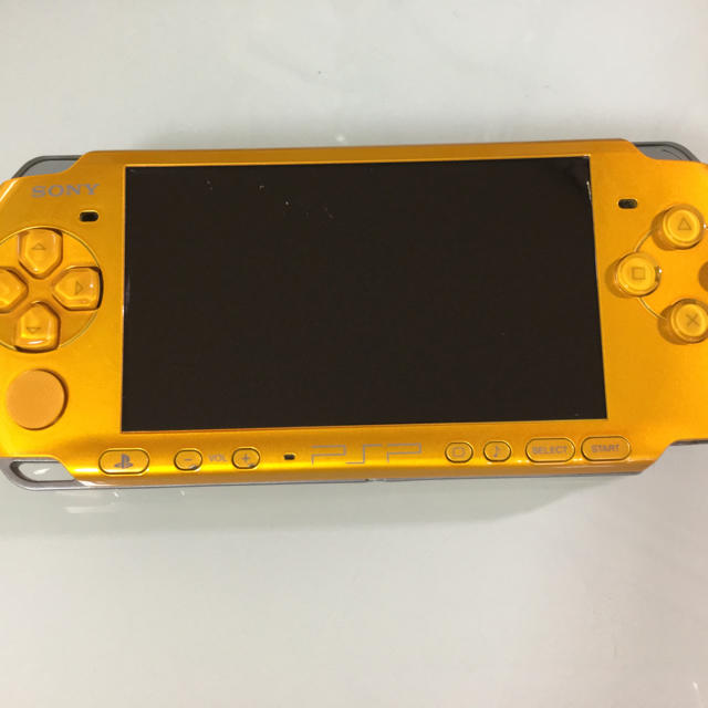 PlayStation Portable(プレイステーションポータブル)のPSP-3000 ブライトイエロー エンタメ/ホビーのゲームソフト/ゲーム機本体(携帯用ゲーム機本体)の商品写真