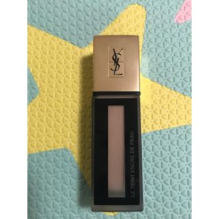 サンローラン(Saint Laurent)のYSL タンアンクルドポー B20 人気色(ファンデーション)