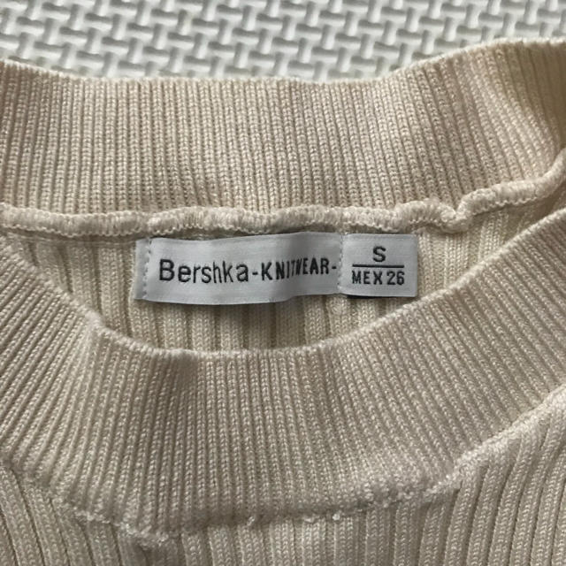 Bershka(ベルシュカ)の激安 Bershka ニットトップス 新品未使用 レディースのトップス(ニット/セーター)の商品写真